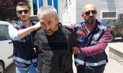 Berber koltuğunda kardeşini öldüren ağabeyin yargılanmasına başlandı