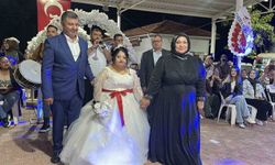 Down sendromlu genç kızın temsili düğününde duygu dolu anlar yaşandı