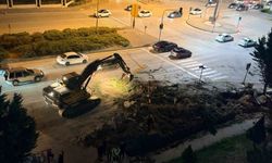 Etimesgut'ta yol çalışması için ağaçların kesilmesine vatandaştan tepki