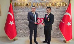 Gaziler Günü'nde gaziyi darp etti