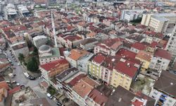 Gaziosmanpaşa'da yarım asırlık mülkiyet sorunu çözüldü: İlk tapu teslim edildi