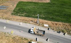 Mahalle sakinlerini çileden çıkaran 'beton bariyer' bilmecesi