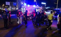 Otomobille çarpışan araç ters döndü: 2 yaralı