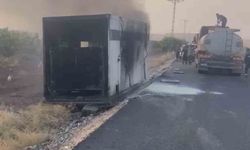 Siirt'te jeneratör taşıyan tır yan yattı, jeneratör alev aldı