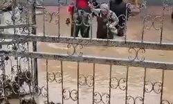 Taşkında mahsur kalanlar böyle kurtarıldı