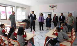 Tunceli'de öğrencilere 500 paket kırtasiye desteği