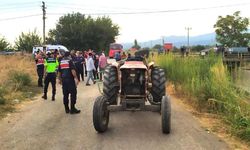 Turgutlu'da traktörün işçi taşıyan kasası devrildi: 4 yaralı