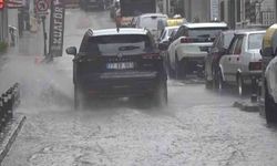 Yalova'da sağanak yağış hayatı olumsuz etkiliyor