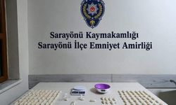 Yutarak vücutlarında getirdikleri uyuşturucular polisten kaçmadı