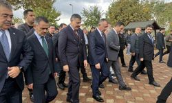 Bakan Çiftçi Kocaeli'de cuma namazı kıldı, vatandaşlarla bir araya geldi