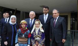 Binali Yıldırım, Uşak'ta anaokulu açılışına katıldı
