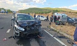 Bingöl'de iki otomobil çarpıştı: 3 yaralı