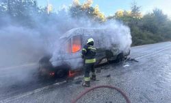 Bodrum'da okul servisi alev alev yandı