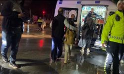 Burdur'da öğrenci servisi ile otomobil çarpıştı: 12 öğrenci hafif yaralı