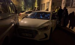 Bursa'da önce otomobille kovaladı, kaza yaptırdı... Kaldırım taşıyla peşine düştü