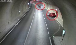 Cinayet gibi kaza kamerada...Karşı şeride geçen otomobil motosiklete böyle çarptı: 1 ölü, 1 ağır yaralı