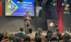 Cumhurbaşkanlığı Eğitim ve Öğretim Politikaları Kurulu Üyesi Taşel'den gençlere 'dünya ile yarışın' mesajı
