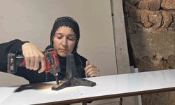 Eşine destek olmak için çıraklığa başladı, mobilya ustası oldu