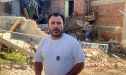 Evi yıkıldı, malzemeleri çöpe gitti