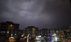Gaziantep'te art arda şimşekler çaktı