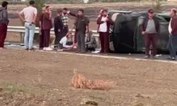 Gaziantep'te kontrolden çıkan araç karşı şeride uçtu: 4 yaralı