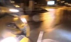 Hafif ticari araç ile motosiklet kavşakta çarpıştı