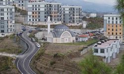 Hatay'da depremin ardından inşa edilen 136'ncı cami ibadete açıldı