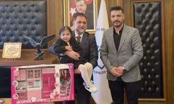 Her akşam yollarını gözlüyordu: Temizlik işçilerinin minik hayranı belediye başkanının misafiri oldu