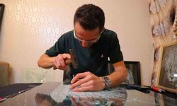 Hobi olarak başladı, camı çatlatarak sanat eserine dönüştürüyor