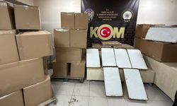 İzmir'de minibüsten 1 milyondan fazla makaron çıktı