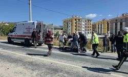 Kütahya'da otomobil motosikletle çarpıştı: 1 ölü, 2 yaralı