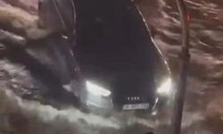 Maltepe'de yollar göle döndü, araçlar güçlükle ilerledi