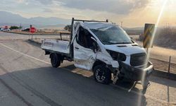 MHP'li milletvekili ve il başkanının konvoyunda kaza: 1 ölü, 7 yaralı