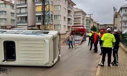 Minibüslerin çarpıştığı kazada 16 kişi yaralandı
