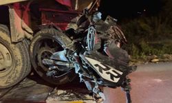 Pikapla çarpışan motosikletin 19 yaşındaki sürücüsü öldü