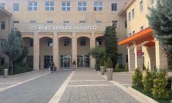 Siirt'te Mekiye Akyel davasının ilk duruşması görüldü: Sanık yakınları mahkeme salonundan çıkarıldı