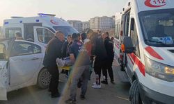 Siirt'te otomobil ile motosiklet çarpıştı: 2 yaralı
