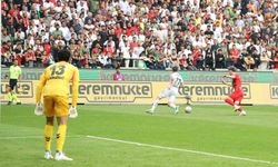 Trendyol Süper Lig: Amed Sportif Faaliyetler: 0 - Konyaspor: 0 (ilk yarı)
