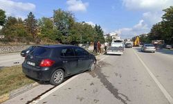 Yaya geçidinde karşı şeride geçen motorlu bisiklete çarptı: 1 ölü