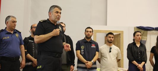 Kuşadası'na 2 gemiyle 8 bin 507 turist geldi