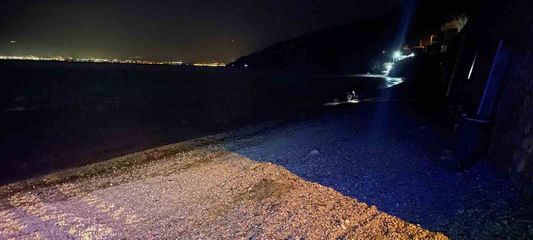 Balık tutmak için açılan kayık battı, baba-oğul ölümden döndü