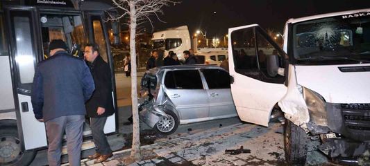 Önce kaza, sonra kavga ettiler: 2 yaralı