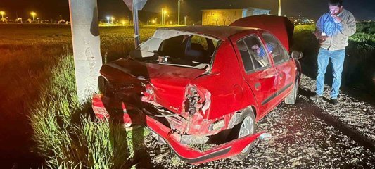 İki otomobil çarpıştı, iki kişi hastanelik oldu