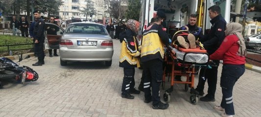Isparta'da otomobil ile motosiklet çarpıştı: 2 yaralı