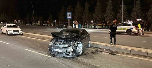 Kayseri'de iki otomobil çarpıştı: 1 yaralı