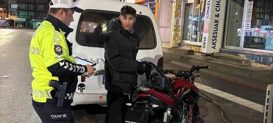 Bekçilere egzoz patlattı, yakalanınca 62 bin lira ceza yiyip ehliyet ve motorundan oldu