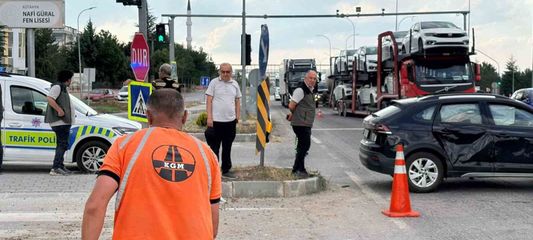 Kütahya'da iki otomobil çarpıştı: 5 yaralı