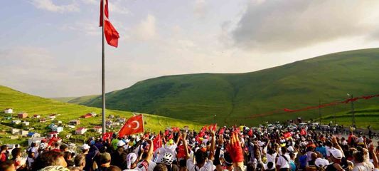 Ardahan'da Ata'nın silüetine bulut engeli