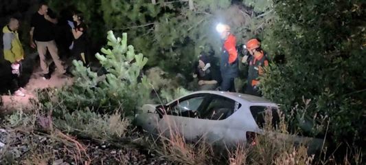 Kütahya'da otomobil ile motosiklet çarpışarak şarampole yuvarlandı: 5 yaralı