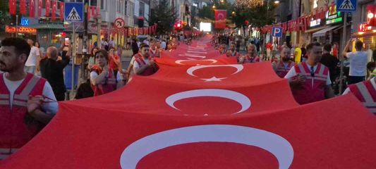 Meydanlar kırmızı beyaza büründü: Tekirdağ'da 15 Temmuz'da yüzlerce kişi tek yürek oldu